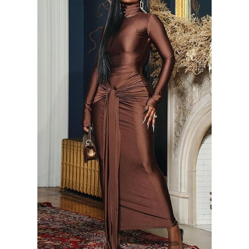 Elegant Women's Long Sleeve Ruched Bodycon Maxi Dress for Wedding Guests - Picture 3 of 5